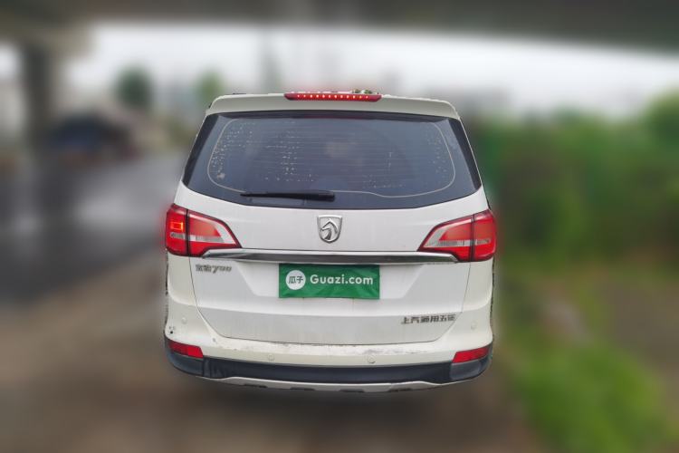 Used Baojun 730 2014 1.5L manual Comfort ESP version 7 seats Rear