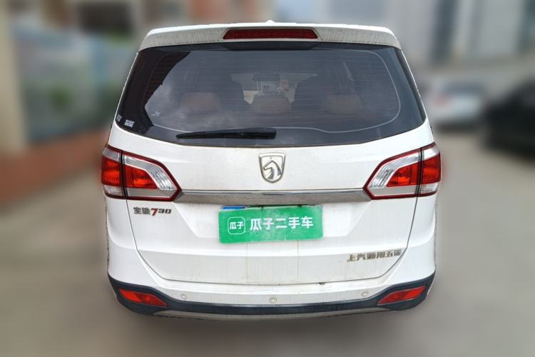 Used Baojun 730 2014 1.5L manual luxury trim 7 seats Rear