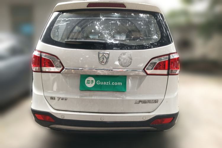 Used Baojun 730 2014 1.5L manual Comfort version 7 seats Rear