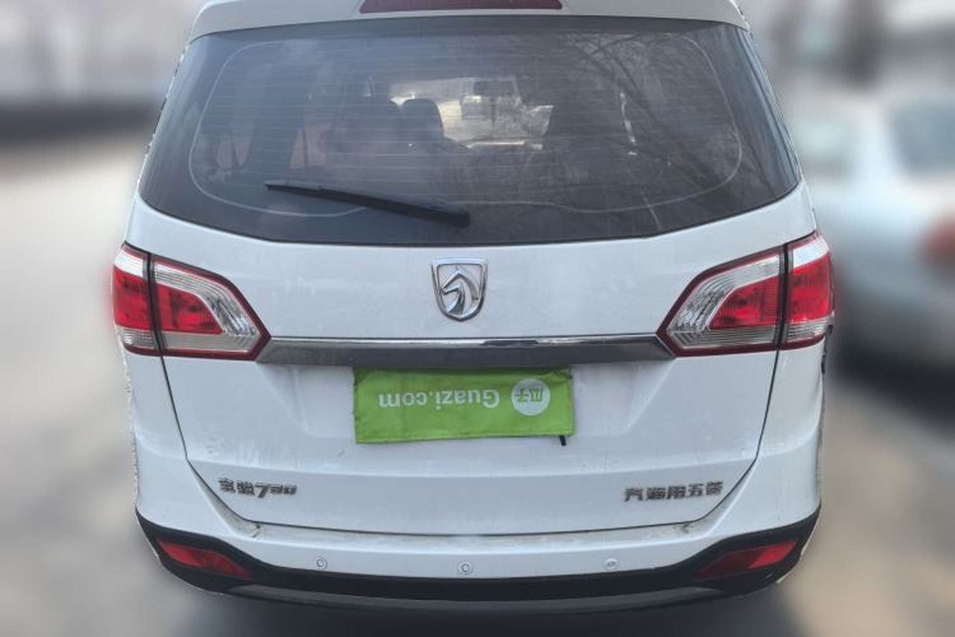Used Baojun 730 2014 1.5L manual luxury trim 7 seats Rear