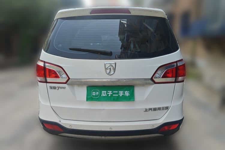 Used Baojun 730 2014 1.5L manual Comfort version 7 seats Rear