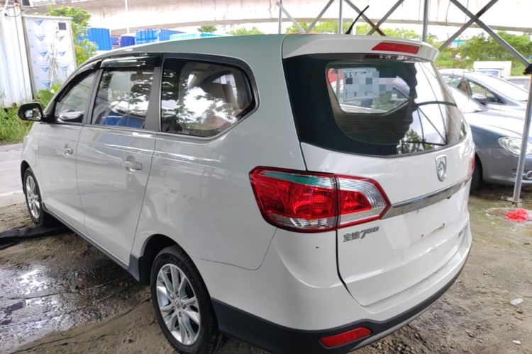 Used Baojun 730 2014 1.5L manual standard trim 7 seats Rear Left 45 Deg