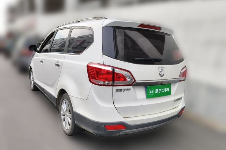 Used Baojun 730 2014 1.5L manual Comfort ESP version 7 seats Rear Left 45 Deg