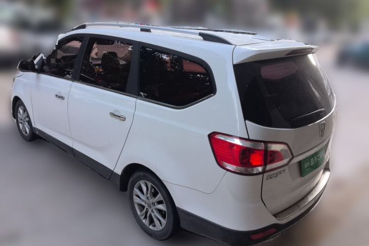 Used Baojun 730 2014 1.5L manual Comfort ESP version 7 seats Rear Left 45 Deg