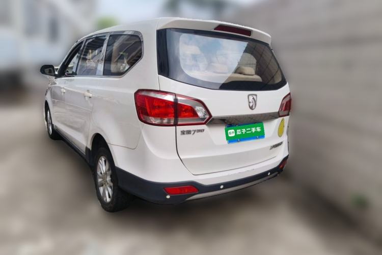 Used Baojun 730 2014 1.5L manual standard trim 7 seats Rear Left 45 Deg