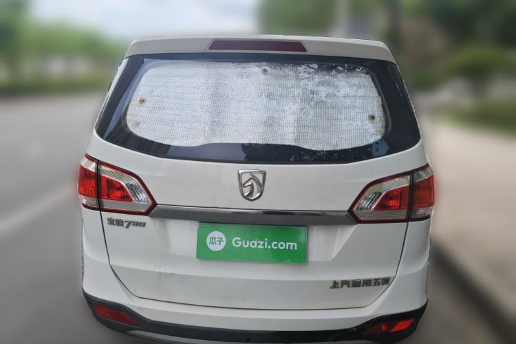 Used Baojun 730 2014 1.5L manual standard trim 7 seats Rear