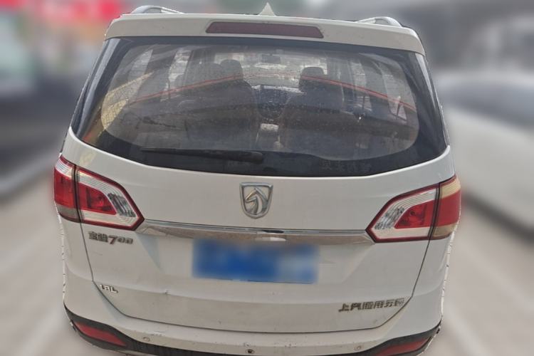 Used Baojun 730 2014 1.8L manual Comfort trim 7-seater Rear