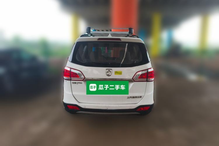 Used Baojun 730 2014 1.5L manual luxury trim 7 seats Rear