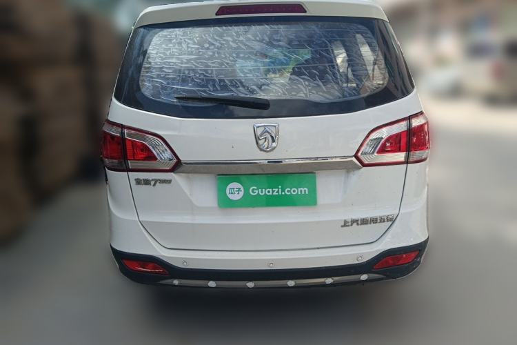Used Baojun 730 2014 1.5L manual Comfort version 7 seats Rear