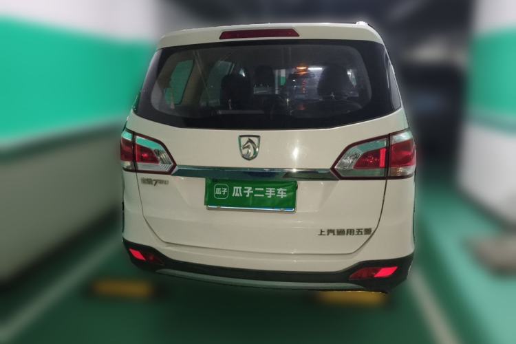 Used Baojun 730 2014 1.5L manual standard trim 7 seats Rear