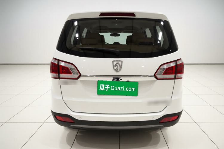 Used Baojun 730 2014 1.5L manual luxury trim 7 seats Rear