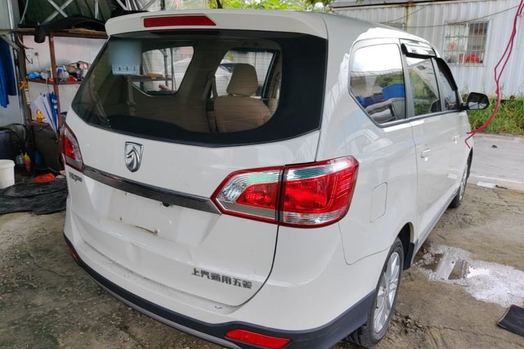 Used Baojun 730 2014 1.5L manual standard trim 7 seats Rear Right 45 Deg