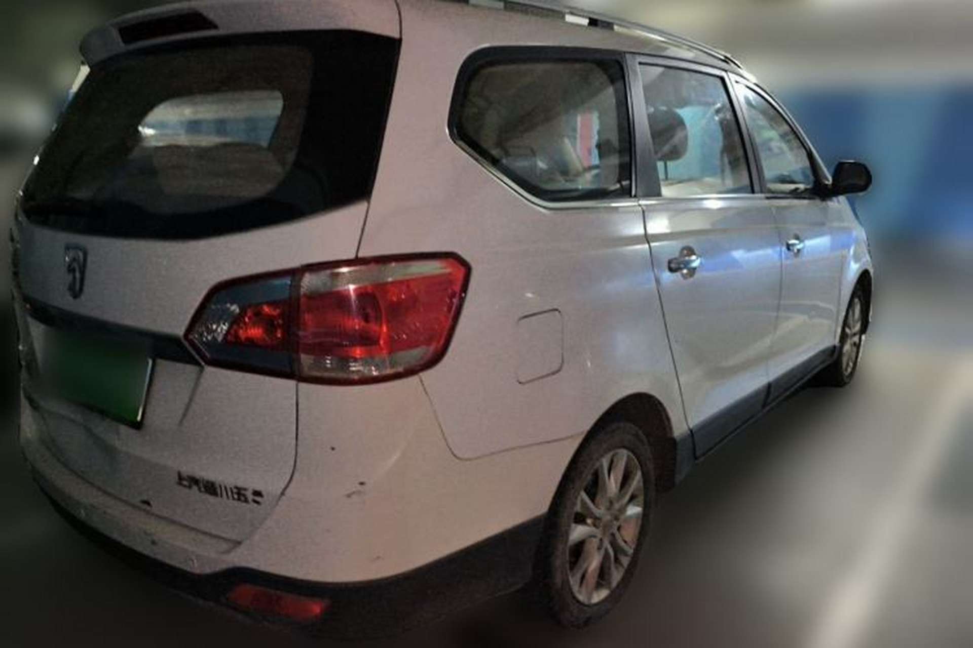 Used Baojun 730 2014 1.5L manual Comfort ESP version 7 seats Rear Right 45 Deg