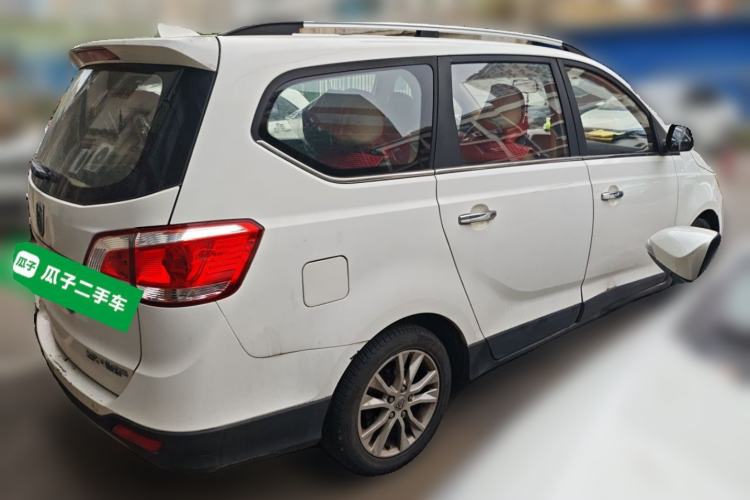 Used Baojun 730 2014 1.5L manual luxury trim 7 seats Rear Right 45 Deg