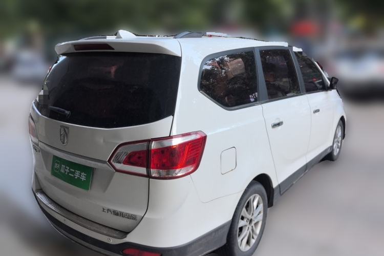 Used Baojun 730 2014 1.5L manual Comfort ESP version 7 seats Rear Right 45 Deg