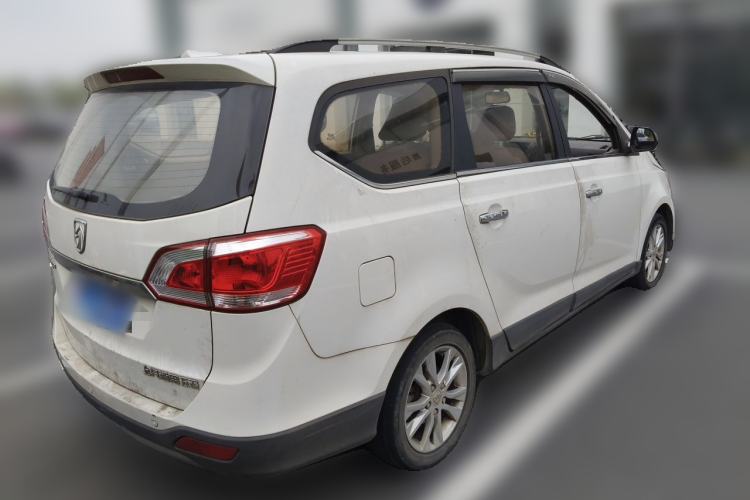 Used Baojun 730 2014 1.5L manual luxury trim 7 seats Rear Right 45 Deg