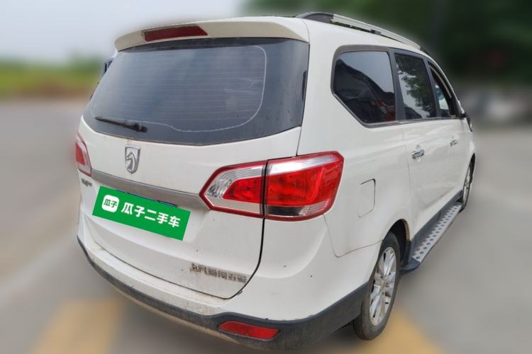 Used Baojun 730 2014 1.5L manual Comfort ESP version 7 seats Rear Right 45 Deg