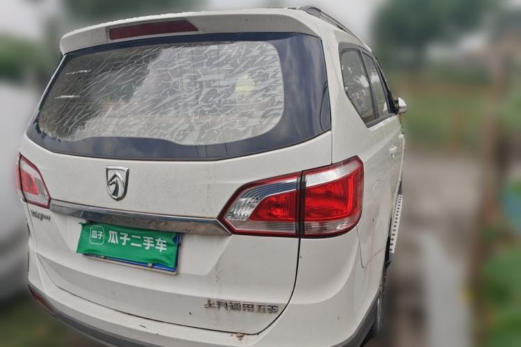 Used Baojun 730 2014 1.5L manual standard trim 7 seats Rear Right 45 Deg