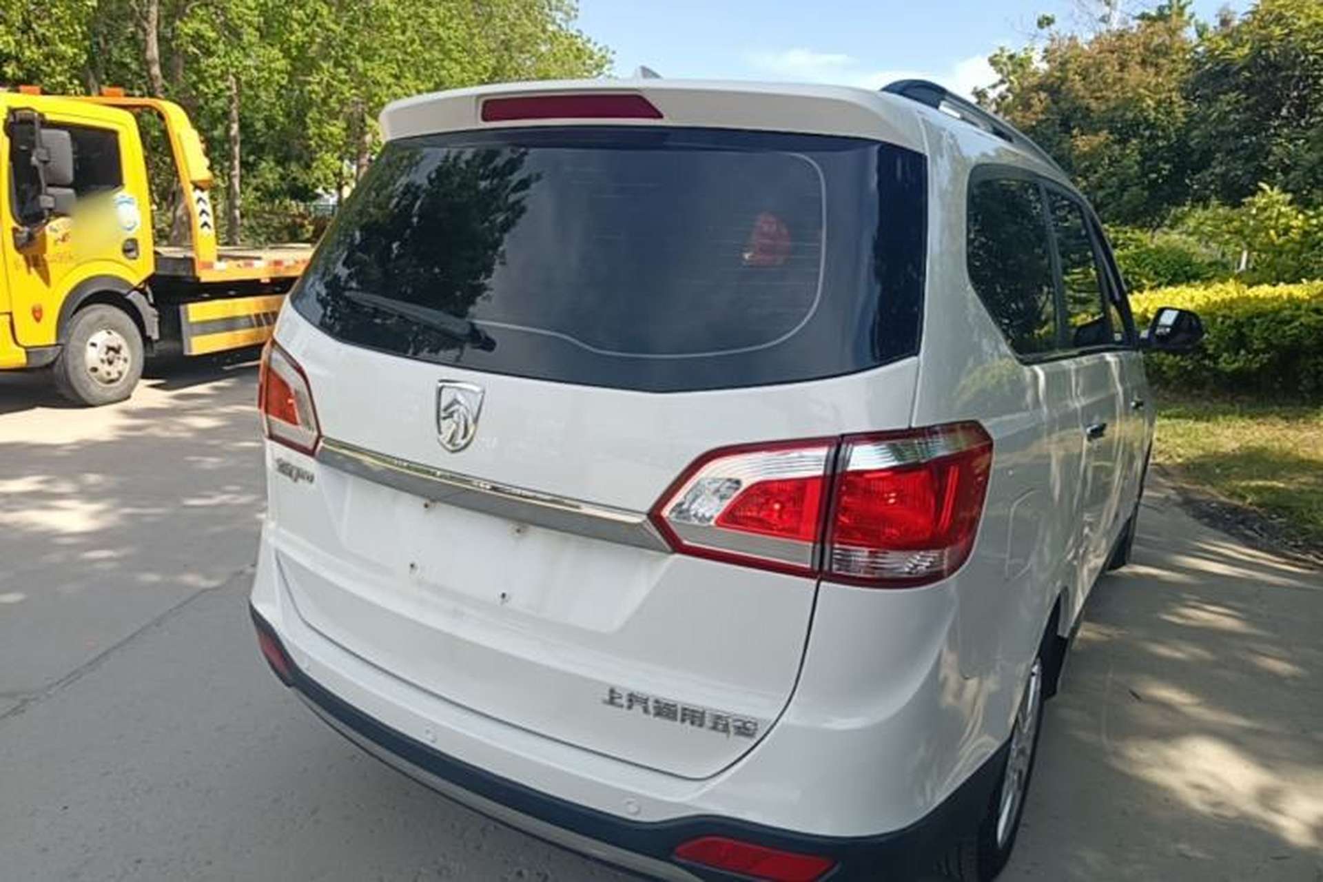 Used Baojun 730 2014 1.5L manual Comfort ESP version 7 seats Rear Right 45 Deg