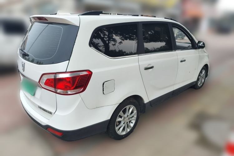 Used Baojun 730 2014 1.5L manual luxury trim 7 seats Rear Right 45 Deg