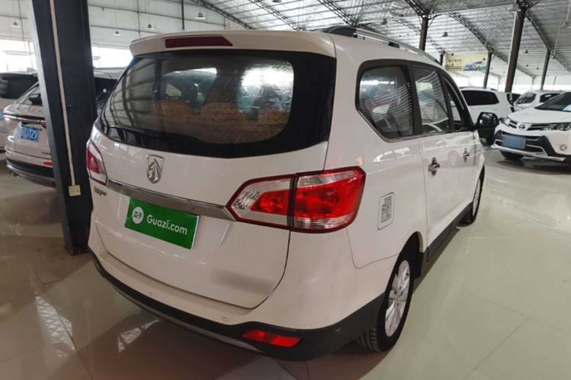 Used Baojun 730 2014 1.5L manual Comfort ESP version 7 seats Rear Right 45 Deg