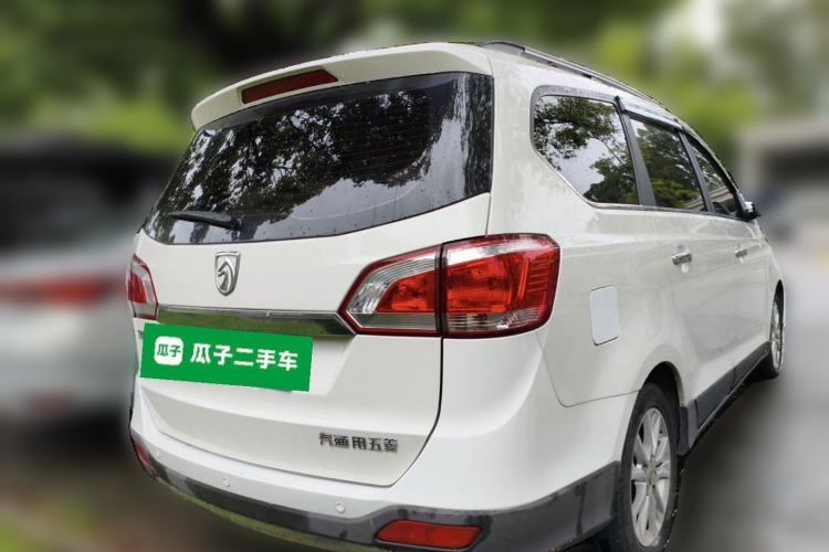 Used Baojun 730 2014 1.5L Manual Luxury Navigation ESP Version 7 Seats Rear