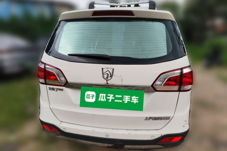 Used Baojun 730 2014 1.5L manual Comfort ESP version 7 seats Rear