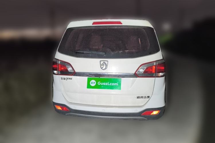 Used Baojun 730 2014 1.5L manual Comfort version 7 seats Rear