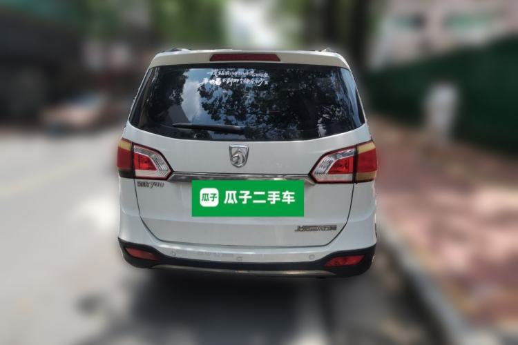 Used Baojun 730 2014 1.5L manual Comfort version 7 seats Rear