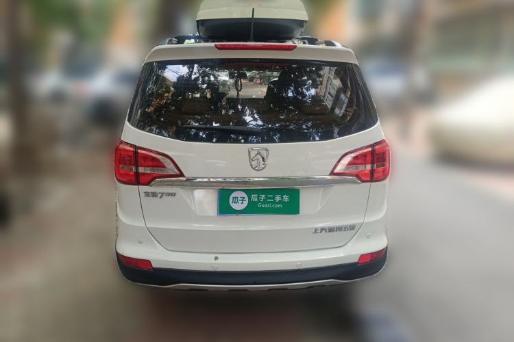 Used Baojun 730 2014 1.5L manual Comfort version 7 seats Rear