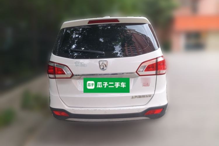 Used Baojun 730 2014 1.5L manual Comfort version 7 seats Rear