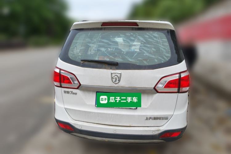 Used Baojun 730 2014 1.5L manual luxury trim 7 seats Rear