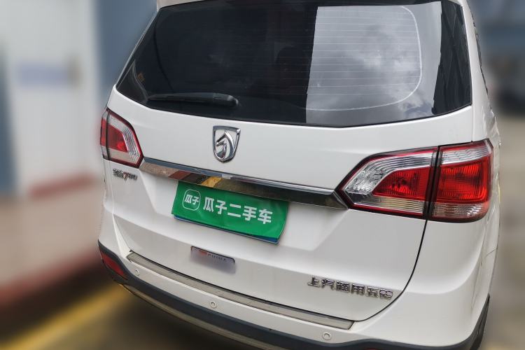 Used Baojun 730 2014 1.5L manual Comfort version 7 seats Rear