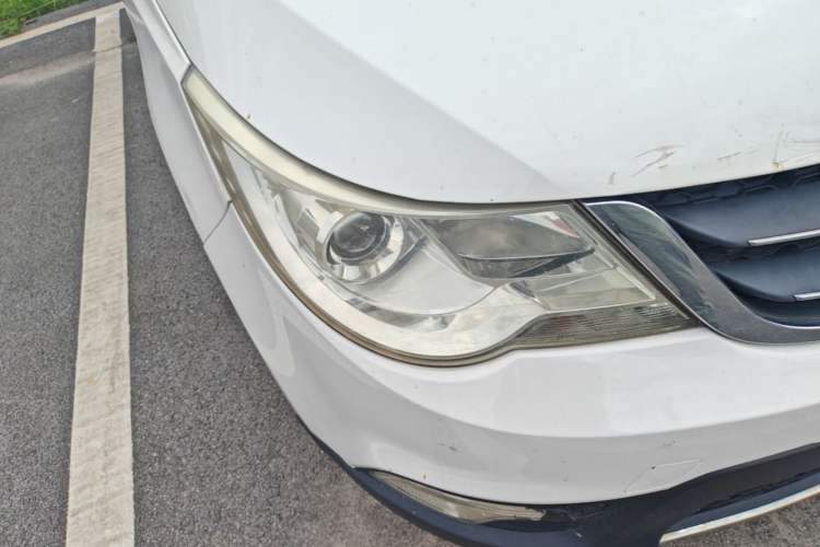 Used Baojun 730 2014 1.5L manual Comfort ESP version 7 seats Right Front Headlight
