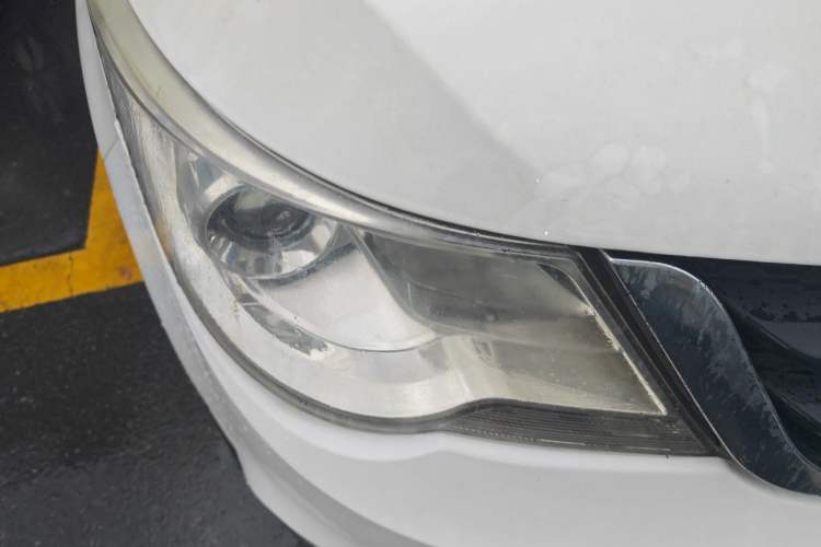 Used Baojun 730 2014 1.5L manual Comfort version 7 seats Right Front Headlight
