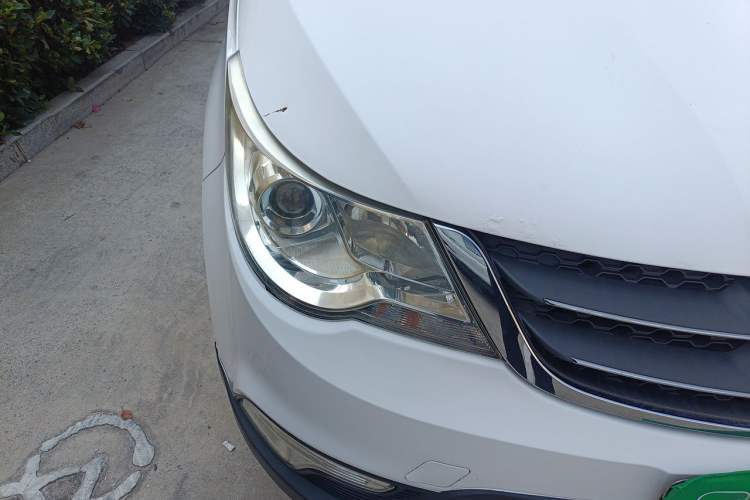 Used Baojun 730 2014 1.5L manual Comfort ESP version 7 seats Right Front Headlight