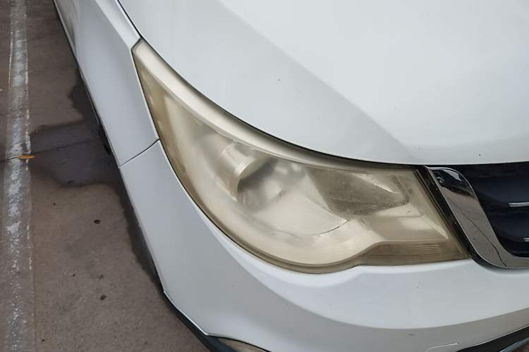 Used Baojun 730 2014 1.5L Manual Luxury Navigation ESP Version 7 Seats Right Front Headlight