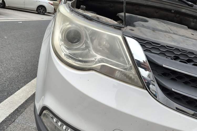 Used Baojun 730 2014 1.5L manual Comfort version 7 seats Right Front Headlight