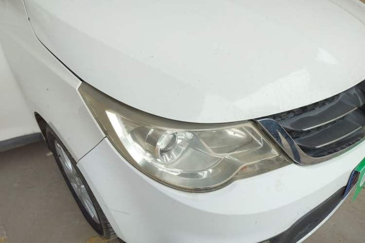 Used Baojun 730 2014 1.5L manual Comfort version 7 seats Right Front Headlight