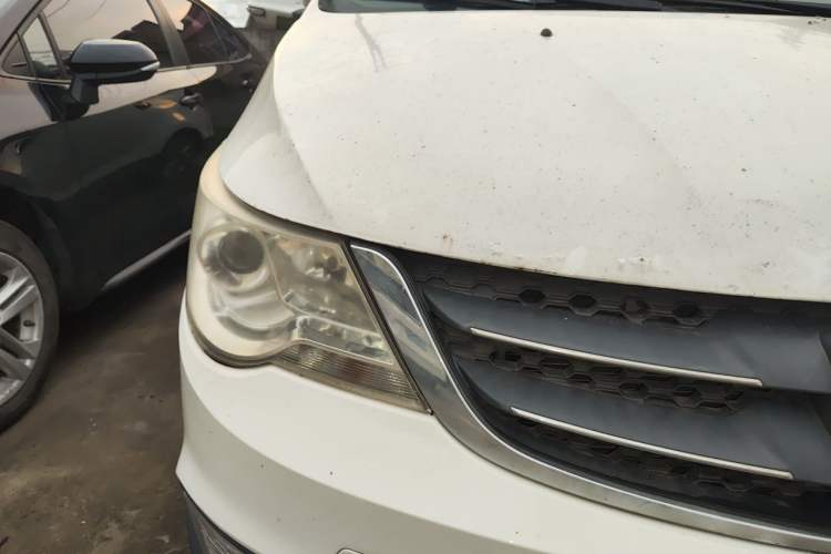 Used Baojun 730 2014 1.5L manual Comfort version 7 seats Right Front Headlight