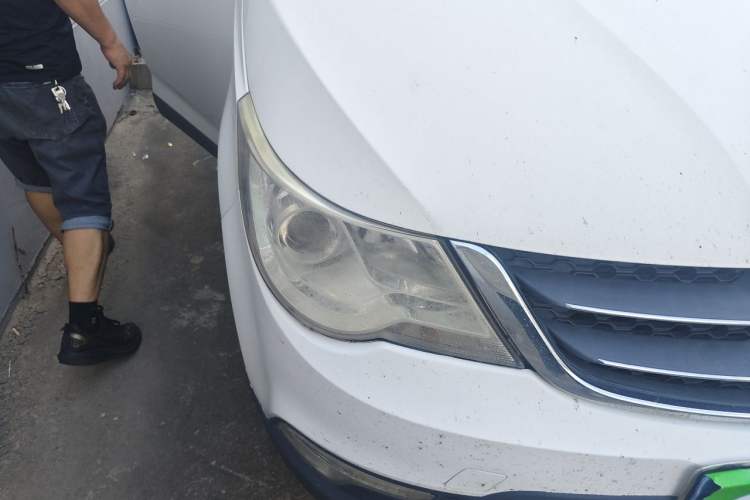 Used Baojun 730 2014 1.5L manual Comfort version 7 seats Right Front Headlight