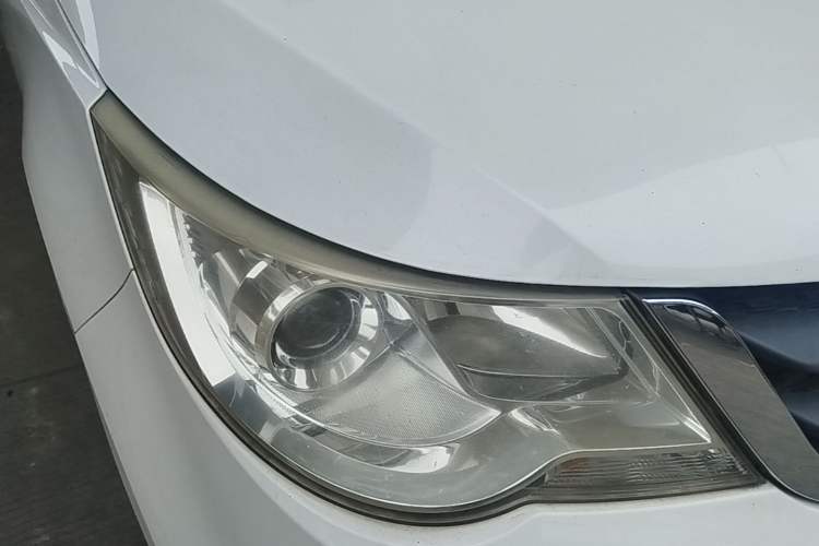 Used Baojun 730 2014 1.5L manual standard version 5 seats Right Front Headlight