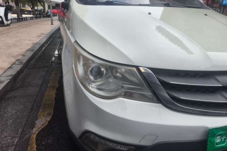 Used Baojun 730 2014 1.5L manual Comfort version 7 seats Right Front Headlight