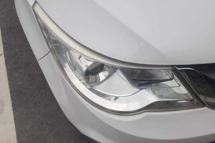 Used Baojun 730 2014 1.5L manual standard trim 7 seats Right Front Headlight