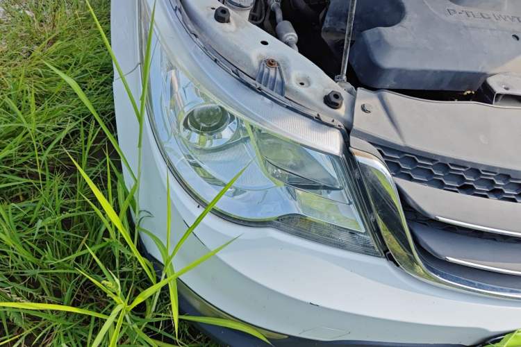 Used Baojun 730 2014 1.5L manual Comfort version 7 seats Right Front Headlight