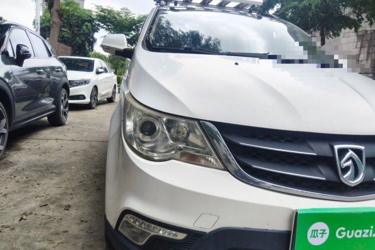 Used Baojun 730 2014 1.8L manual Comfort trim 7-seater Right Front Headlight