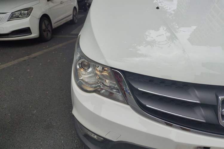 Used Baojun 730 2014 1.5L manual Comfort version 7 seats Right Front Headlight