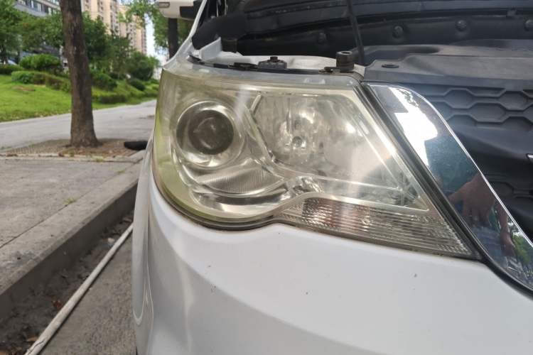 Used Baojun 730 2014 1.5L manual standard trim 7 seats Right Front Headlight