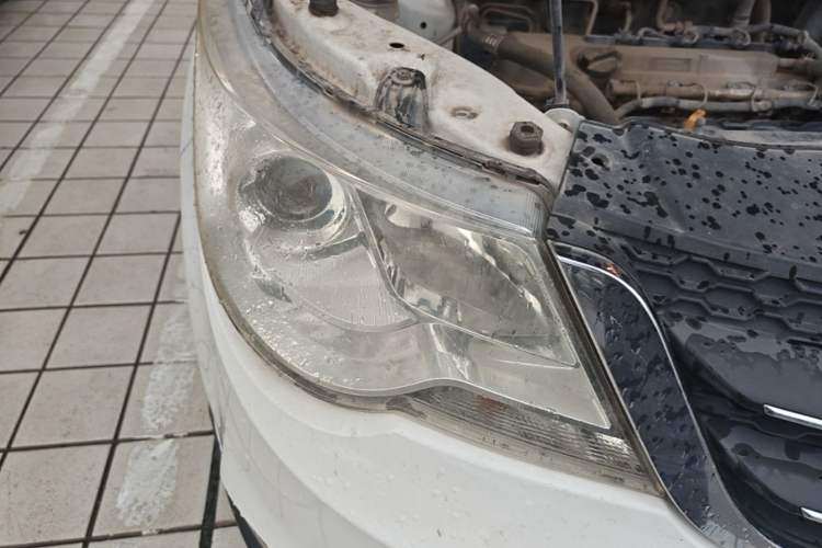 Used Baojun 730 2014 1.8L manual Comfort trim 7-seater Right Front Headlight