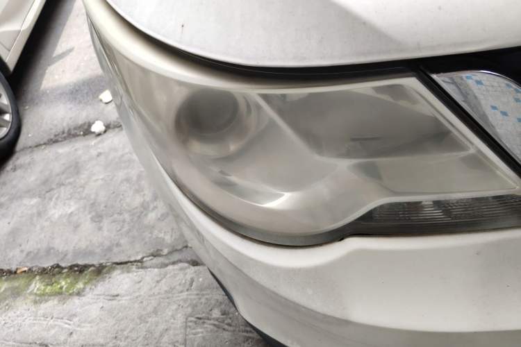 Used Baojun 730 2014 1.5L manual Comfort version 7 seats Right Front Headlight